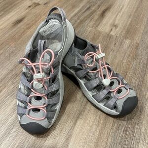 Keen Women's Sandals in Gray and Pink